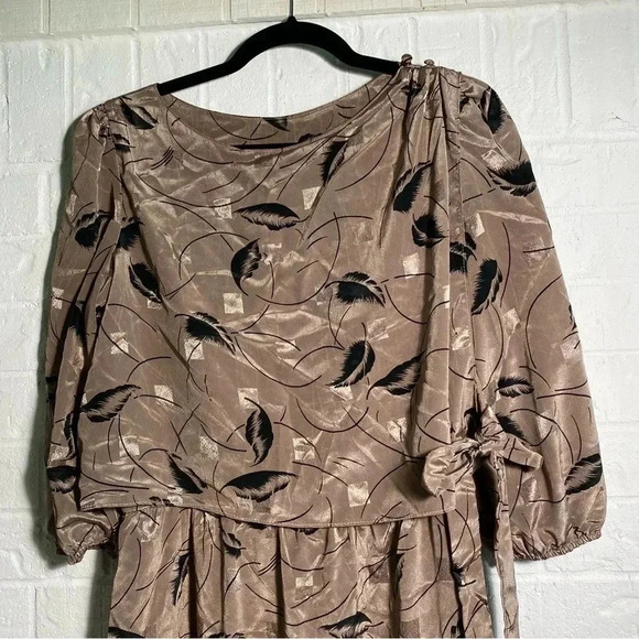 Vintage MIDI Dress with Feather Pattern Size 16 Tie Waist Brown Black Shimmer - Picture 6 of 14